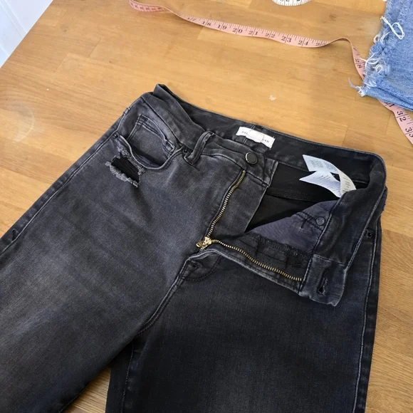 ๐ด 3/$30 Good American 26ร25 Good High Waist Crop Skinny Jeans In Black127 2/26 - Picture 11 of 15